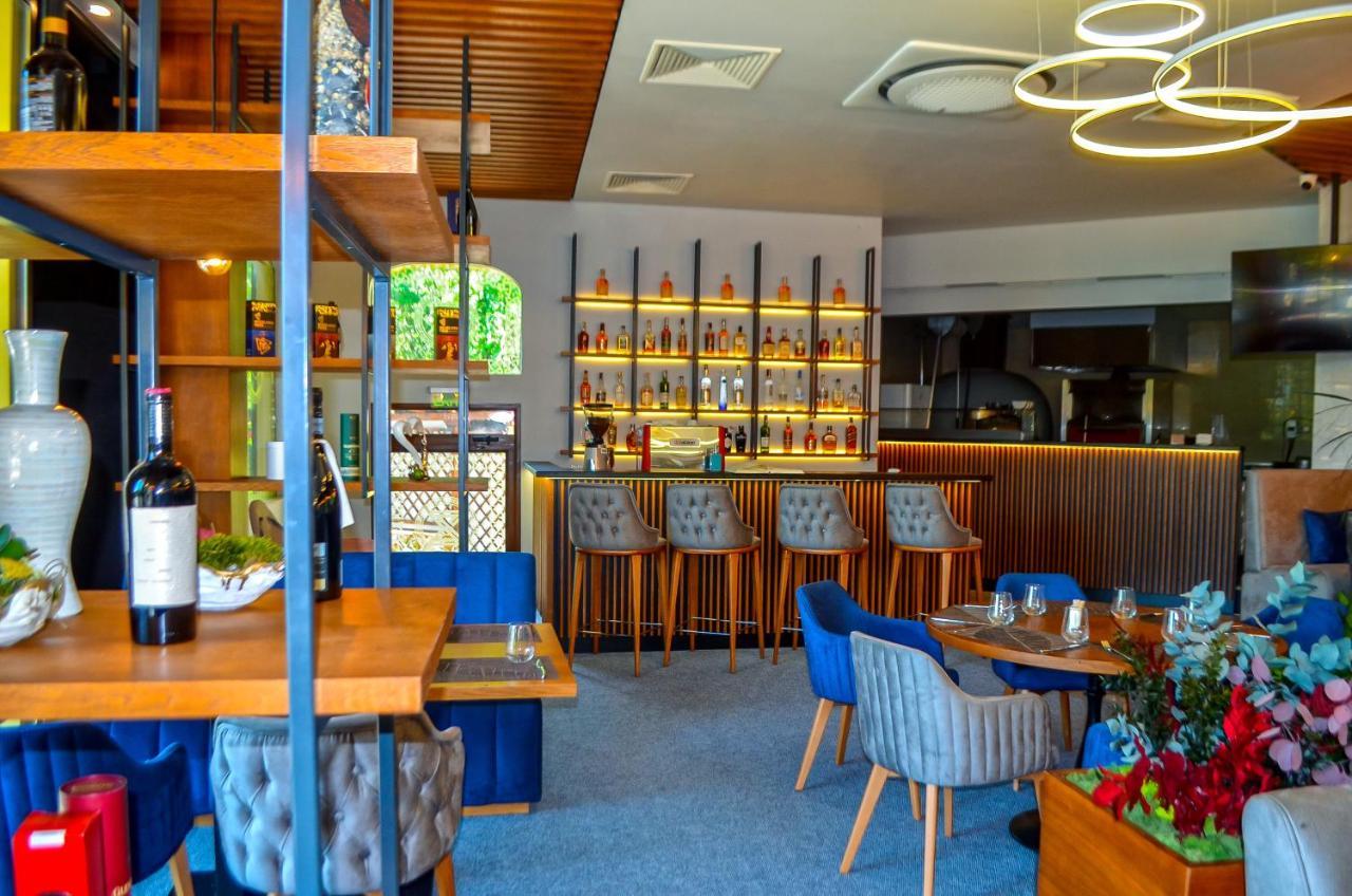 Park Hotel Stara Zagora Zewnętrze zdjęcie Restaurant in the hotel
