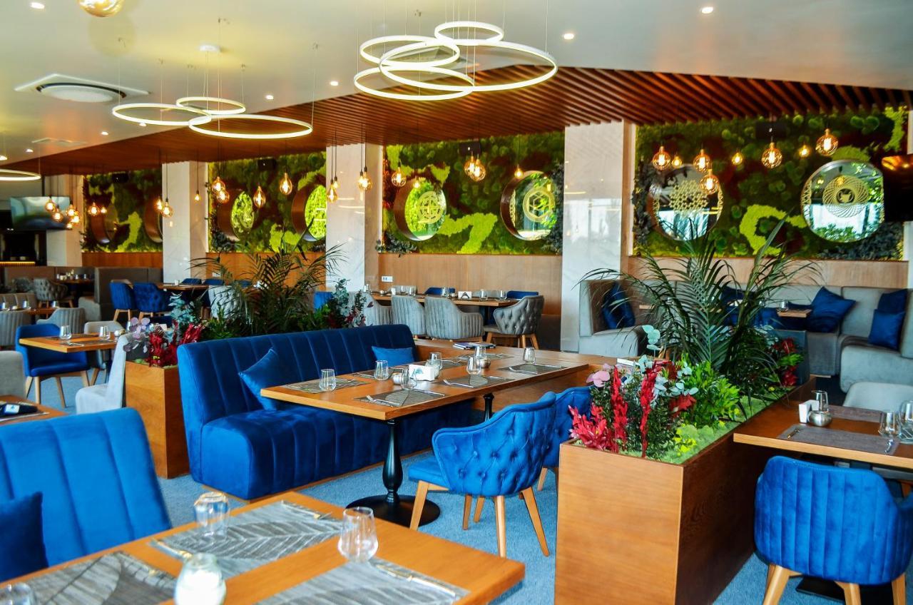 Park Hotel Stara Zagora Zewnętrze zdjęcie Restaurant in the hotel